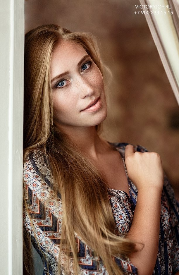 Женский портрет на природе в Сочи. Профессиональный фотограф в Сочи Виктория Джой. Обучение