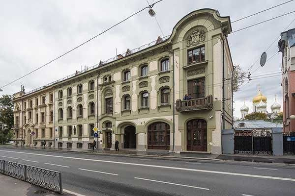 Фотосессия на улице — архитектура разных эпох Москвы