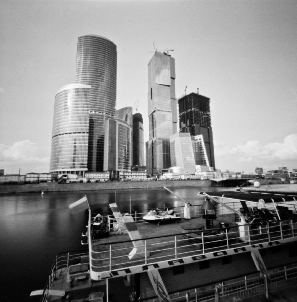PINHOLE PHOTOS. Портретный и бизнес-фотограф в Москве Андрей Никольский