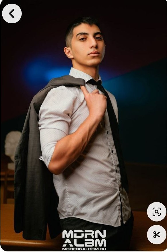 Примеры позировок для школьного альбома в старших классах. Фотограф в Шелехове, лучшие выпускные альбомы в Шелехове