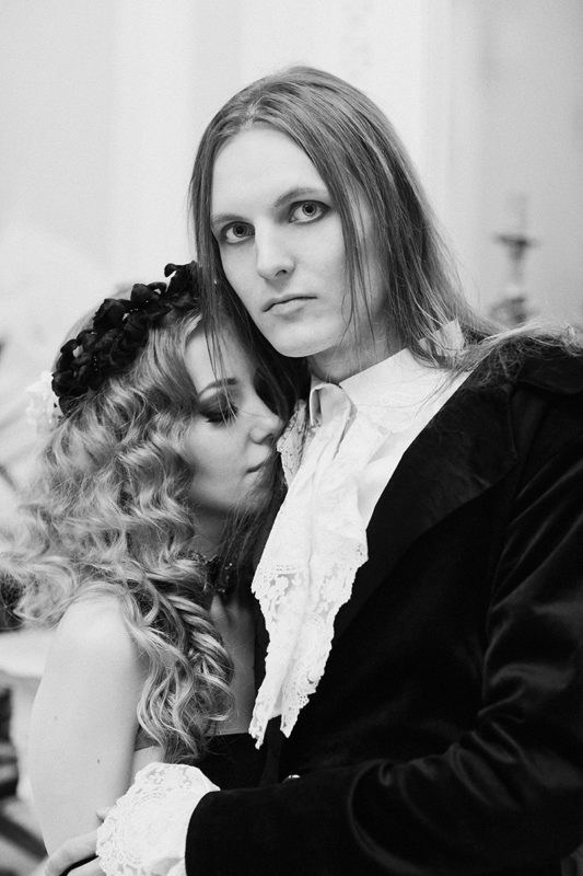 Свадебная фотосессия в стиле Готика. фотограф на свадьбу, стильные фото свадьбы, фотограф на свадьбу в спб, готическая фотосессия, правильные готы, стиль готика, готический фотограф спб, антуражная фотосессия, свадебное платье спб салон, костюм на свадьбу спб жених, платье невесты купить спб