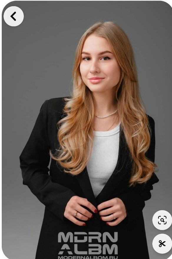 Примеры позировок для школьного альбома в старших классах. Фотограф в Шелехове, лучшие выпускные альбомы в Шелехове