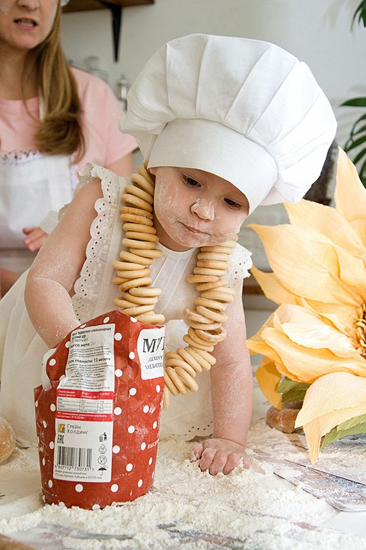 Ксения. Маленький поваренок. Fotounata.ru