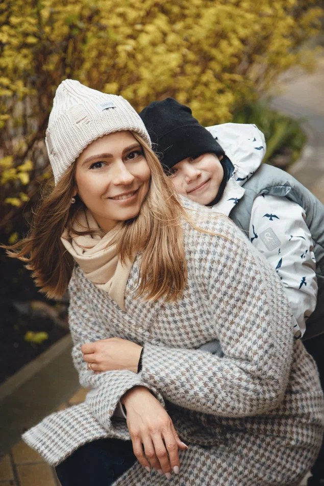 Семья в Зеленоградске / Шторм. Фотограф Калининград Илья Миллер