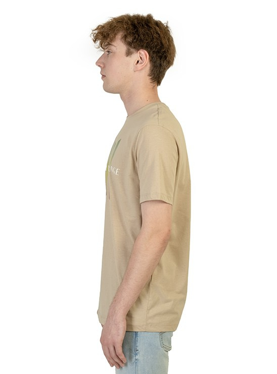 Предметная съёмка мужских футболок. Предметный фотограф в Симферополе Антон Катунин