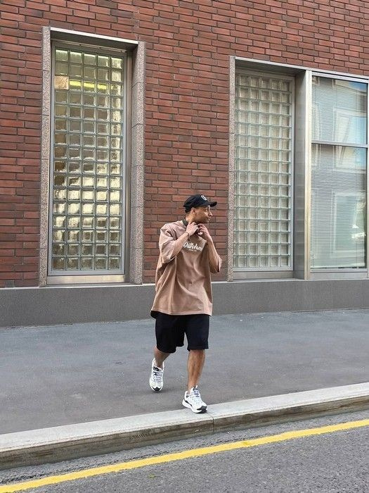 Уличная фотосъемка в Москве — граффити и фактурные стены