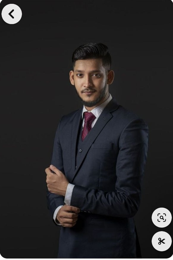 Примеры позировок для школьного альбома в старших классах. Фотограф в Шелехове, лучшие выпускные альбомы в Шелехове