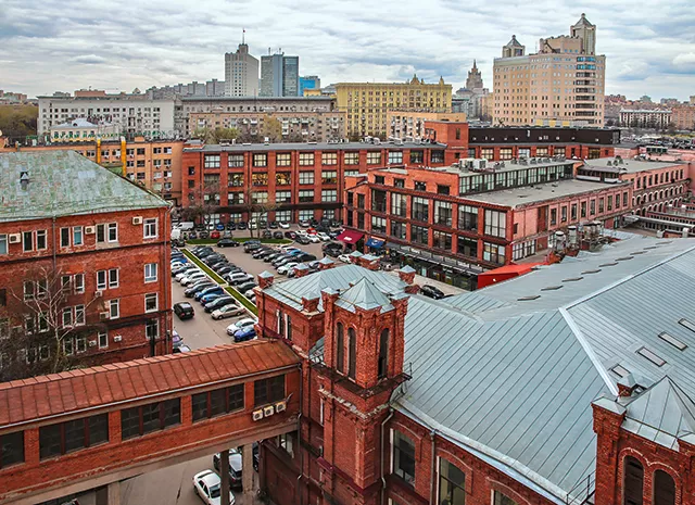 Фотосессия на улице Москвы — красивая архитектура и арки