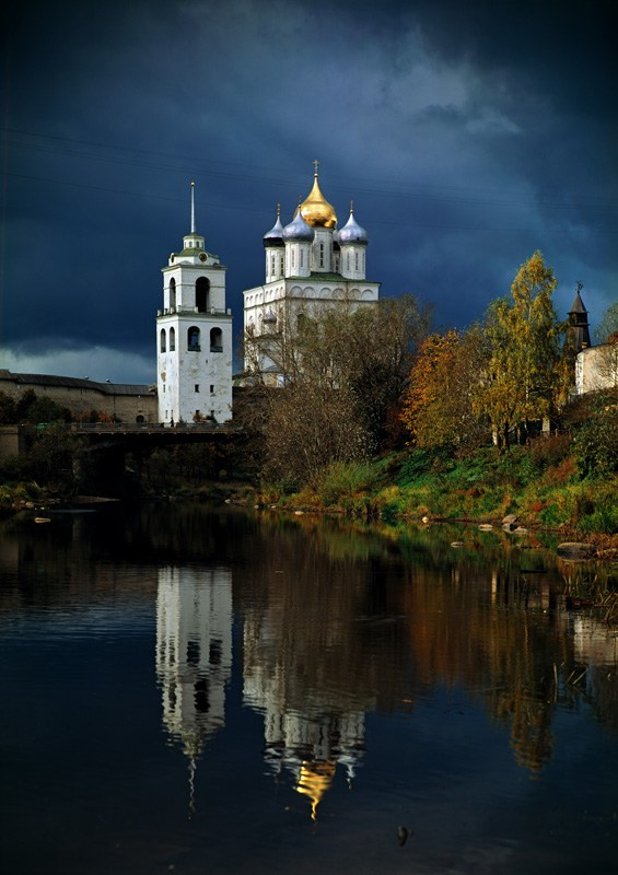 Троицкий собор и колокольня. (1682-1699)