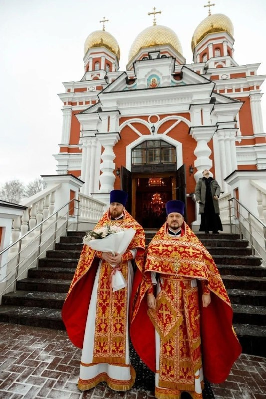 Благочинный Северо-Западного округа принял участие в Архиерейском Богослужении в соборе Покрова Пресвятой Богородицы. Саратовское Северо-Западное благочиние