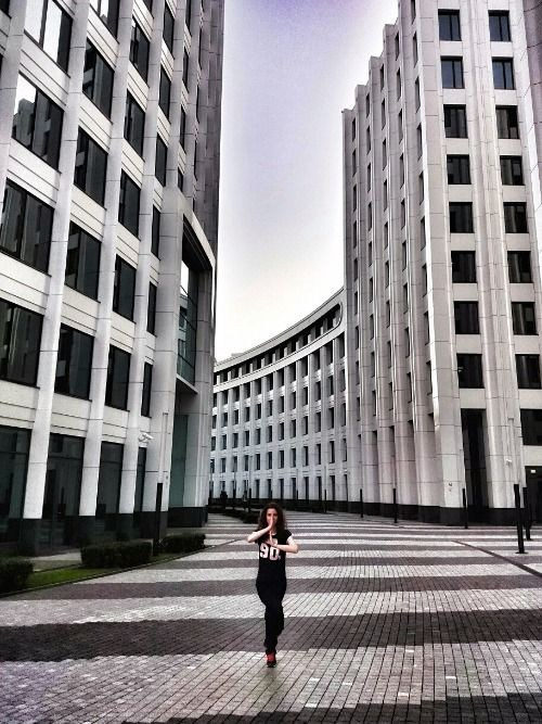 Фотосессия в БЦ Москвы — минималистичный интерьер и свет