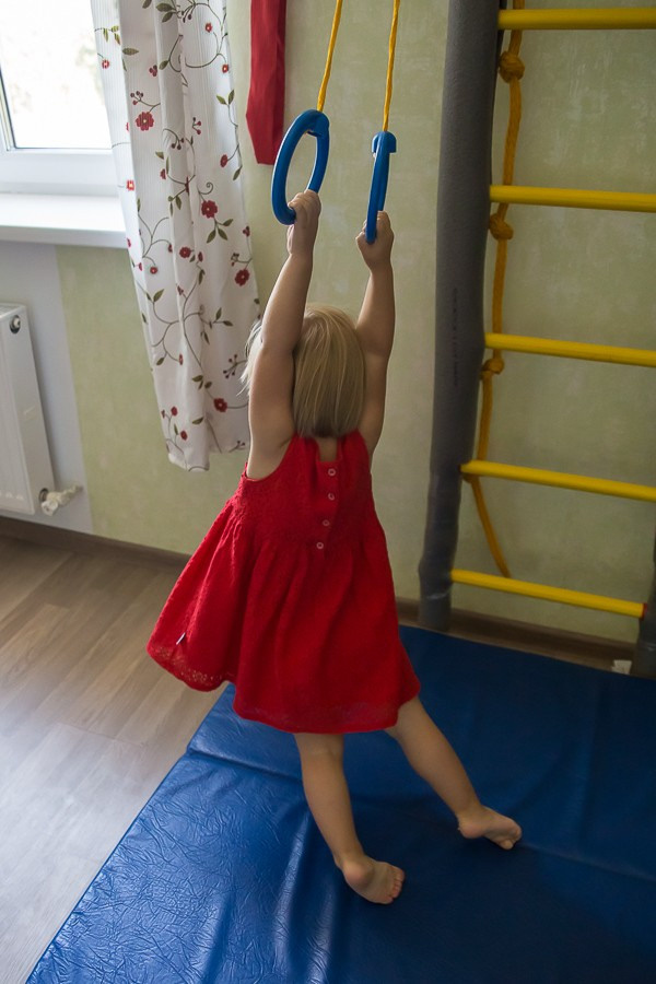 Домашняя портретная фотосессия для девочки трех лет. Семейный и школьный фотограф в Москве Анна Ткач