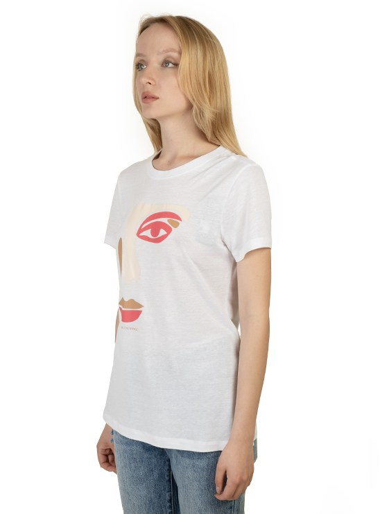 Предметная съёмка для маркетплейсов | Футболки, топы. Предметный фотограф в Симферополе Антон Катунин