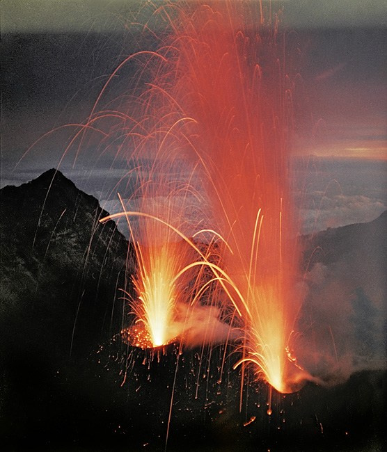 В кратере Ключевского вулкана, 1966г.