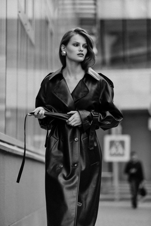 Кожаный плащ