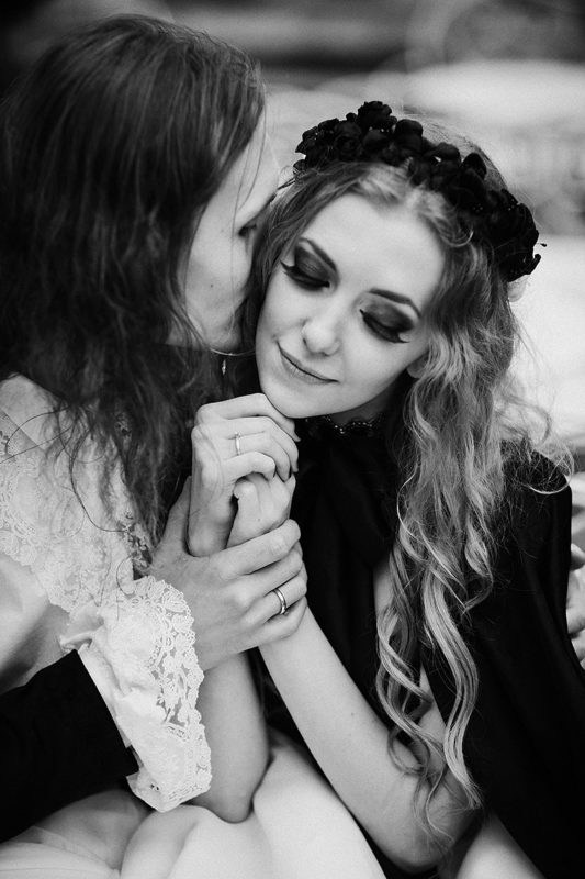 Свадебная фотосессия в стиле Готика. фотограф на свадьбу, стильные фото свадьбы, фотограф на свадьбу в спб, готическая фотосессия, правильные готы, стиль готика, готический фотограф спб, антуражная фотосессия, свадебное платье спб салон, костюм на свадьбу спб жених, платье невесты купить спб