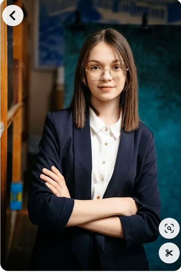 Примеры позировок для школьного альбома в старших классах. Фотограф в Шелехове, лучшие выпускные альбомы в Шелехове