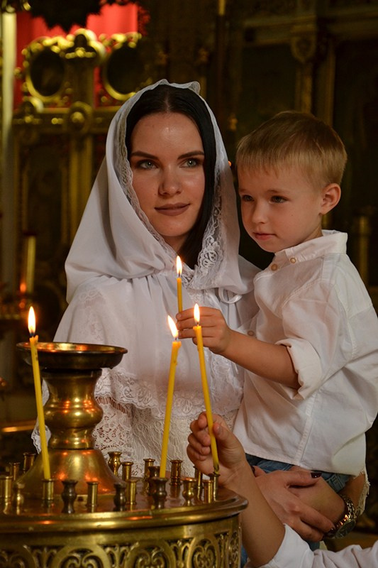 Посещение церкви. Дети. Fotounata.ru