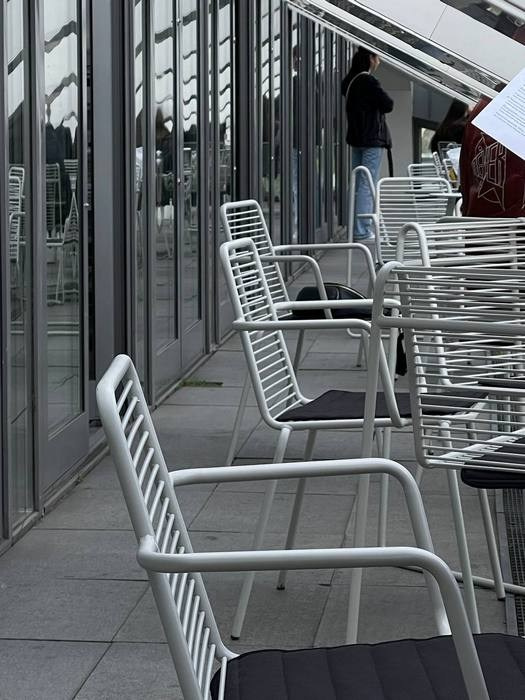 Фотосессия на крыше с видом на Москву — городской закат