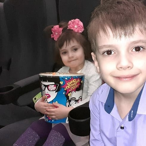 🎬✨ Сказочный день в кино: наши семьи в гостях у «Конька-Горбунка»! ✨🎬