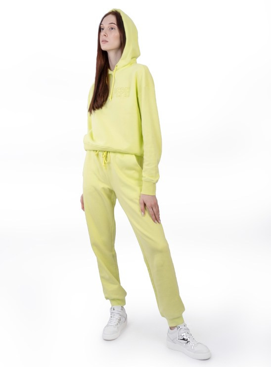 Предметная съёмка для маркетплейсов | Костюмы. Предметный фотограф в Симферополе Антон Катунин