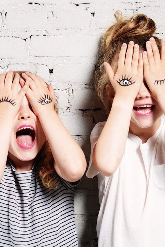 Руки необычно