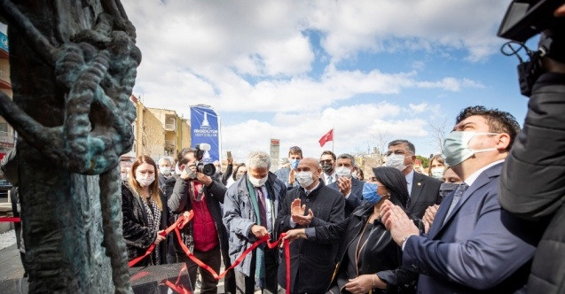 Двери родного дома, 2021, Измир (Турция). Скульптор Сергей Оганов, Беларусь