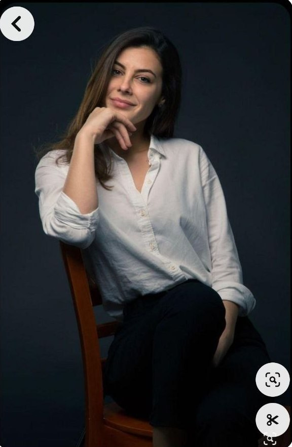 Примеры позировок для школьного альбома в старших классах. Фотограф в Шелехове, лучшие выпускные альбомы в Шелехове