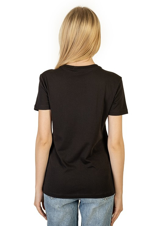 Предметная съёмка для маркетплейсов | Футболки, топы. Предметный фотограф в Симферополе Антон Катунин