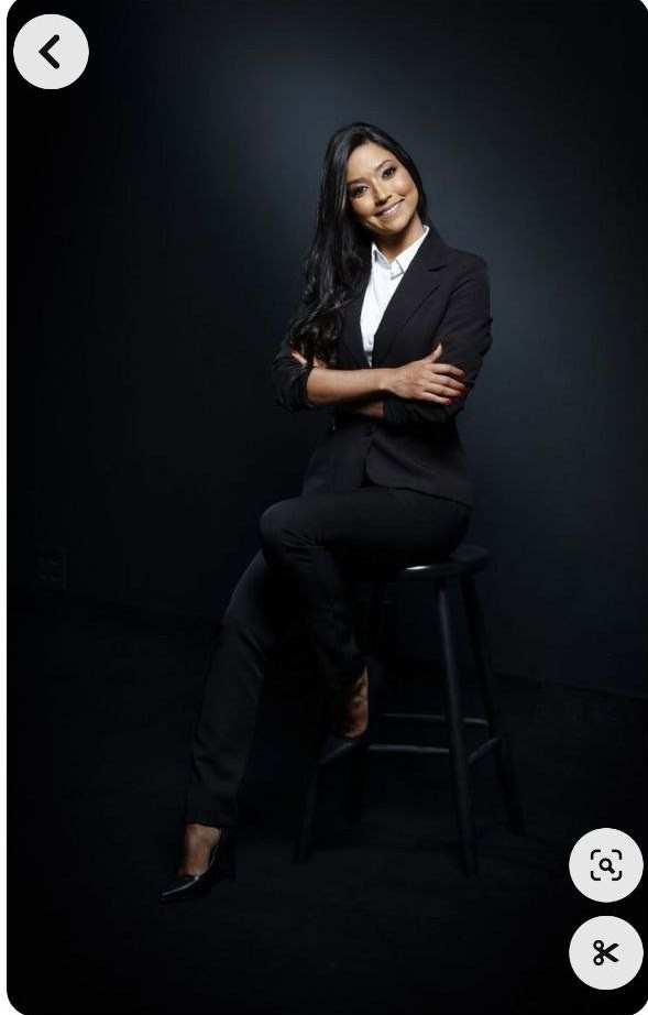 Примеры позировок для школьного альбома в старших классах. Фотограф в Шелехове, лучшие выпускные альбомы в Шелехове