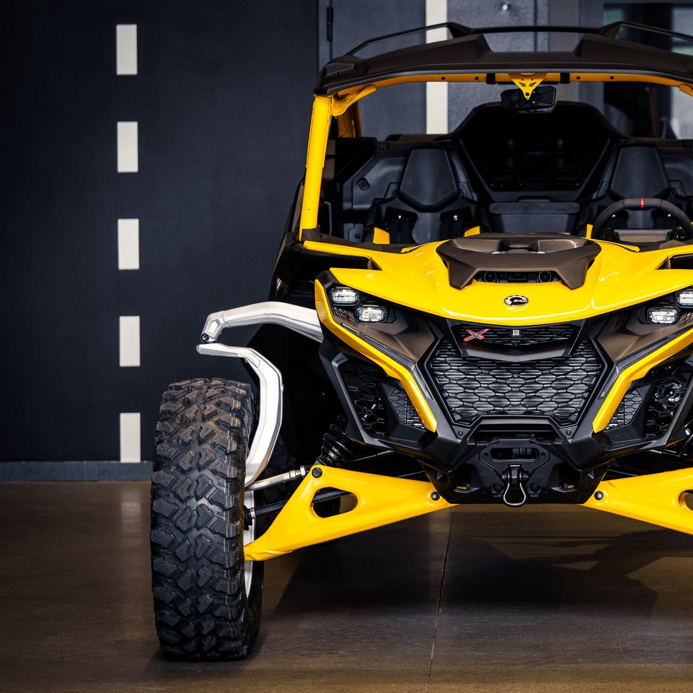 Профессиональное фото BRP Maveric can-am