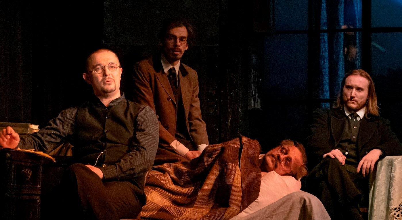 На сцену пермского театра «У Моста» вернулся обновленный спектакль Сергея Федотова «Чайка» по классической пьесе Чехова. Журнал о самом особенном. Пермь и Пермский край