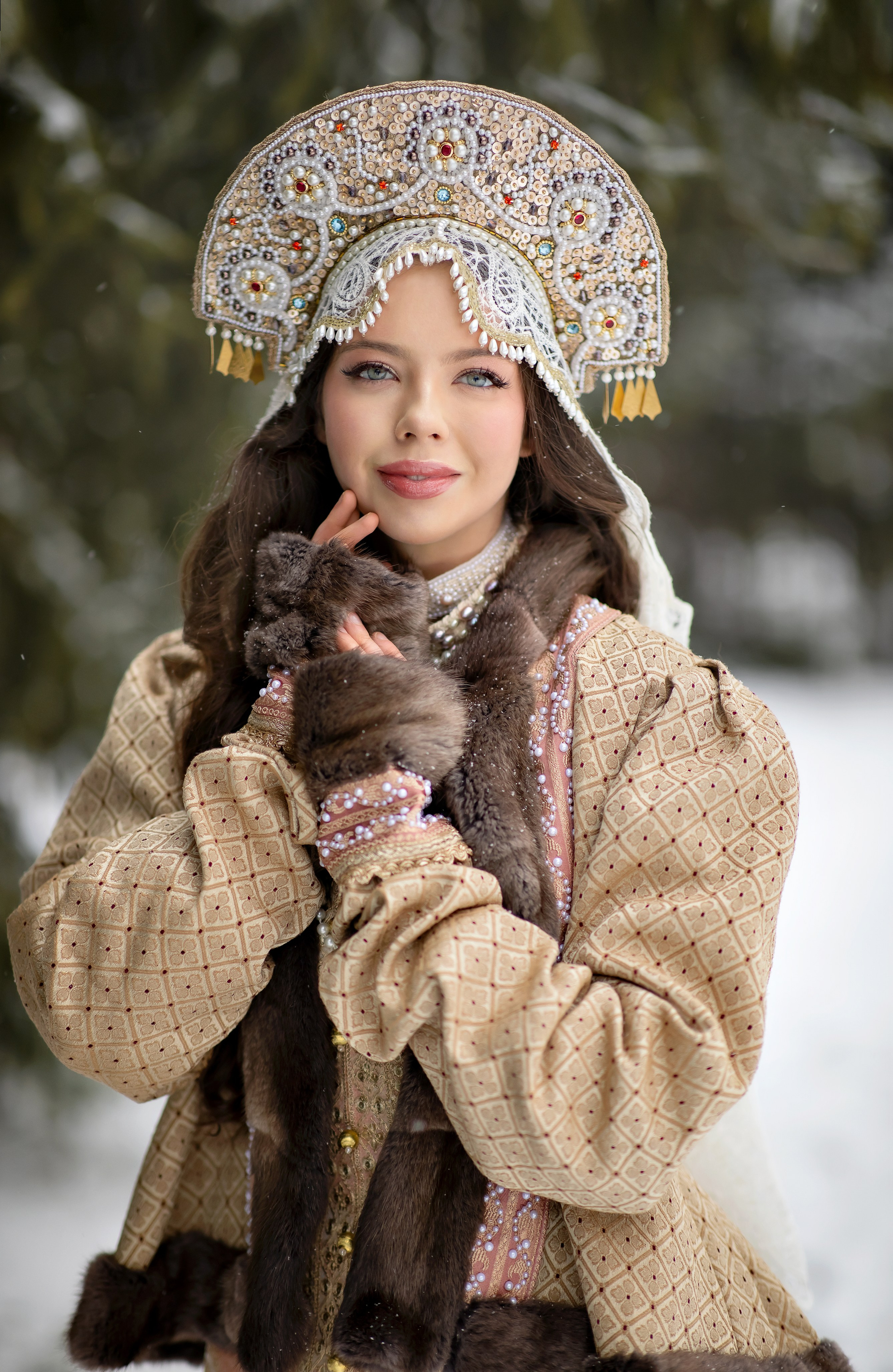 Дизайнер костюмов и украшений, фотограф