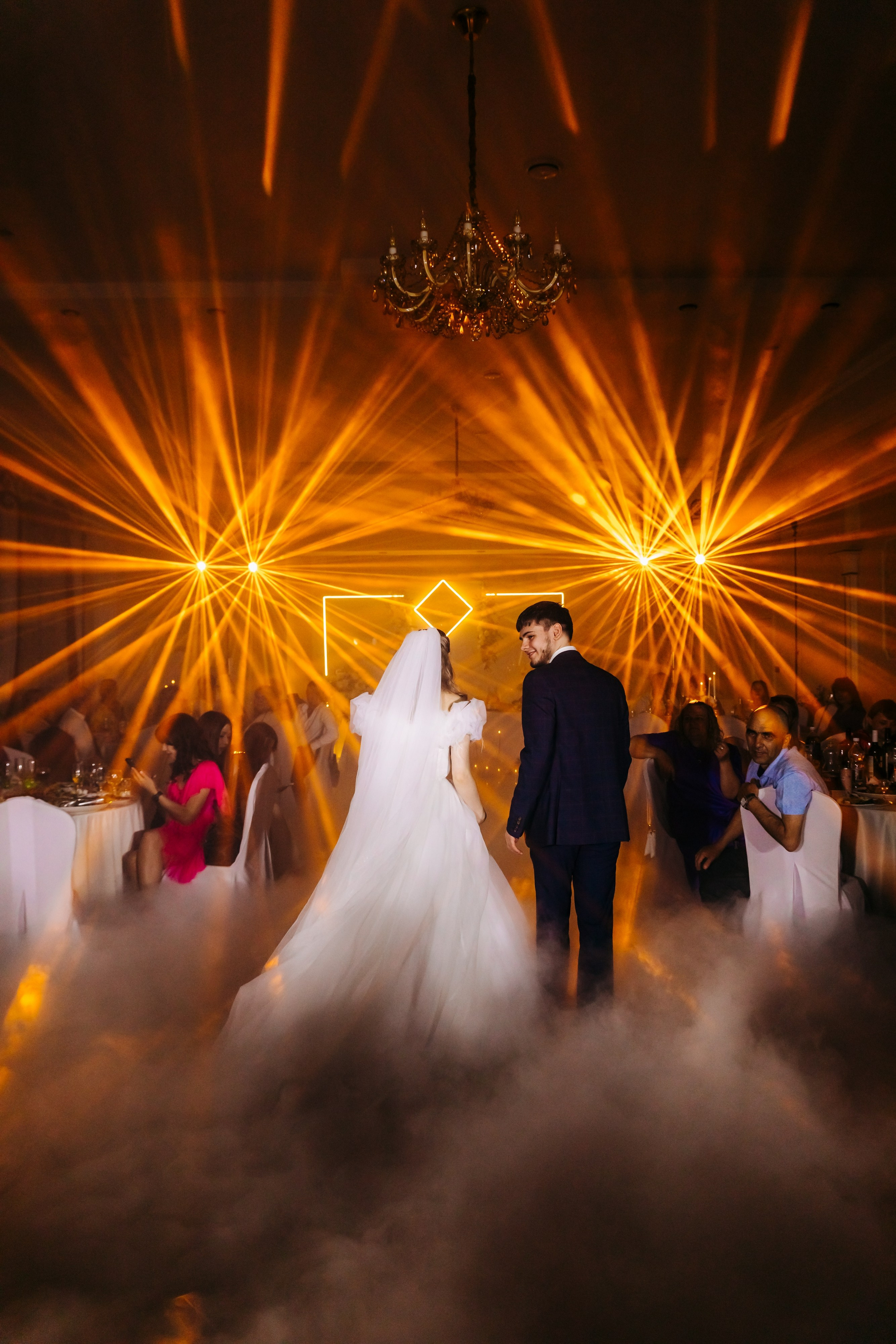 Свет на свадьбе