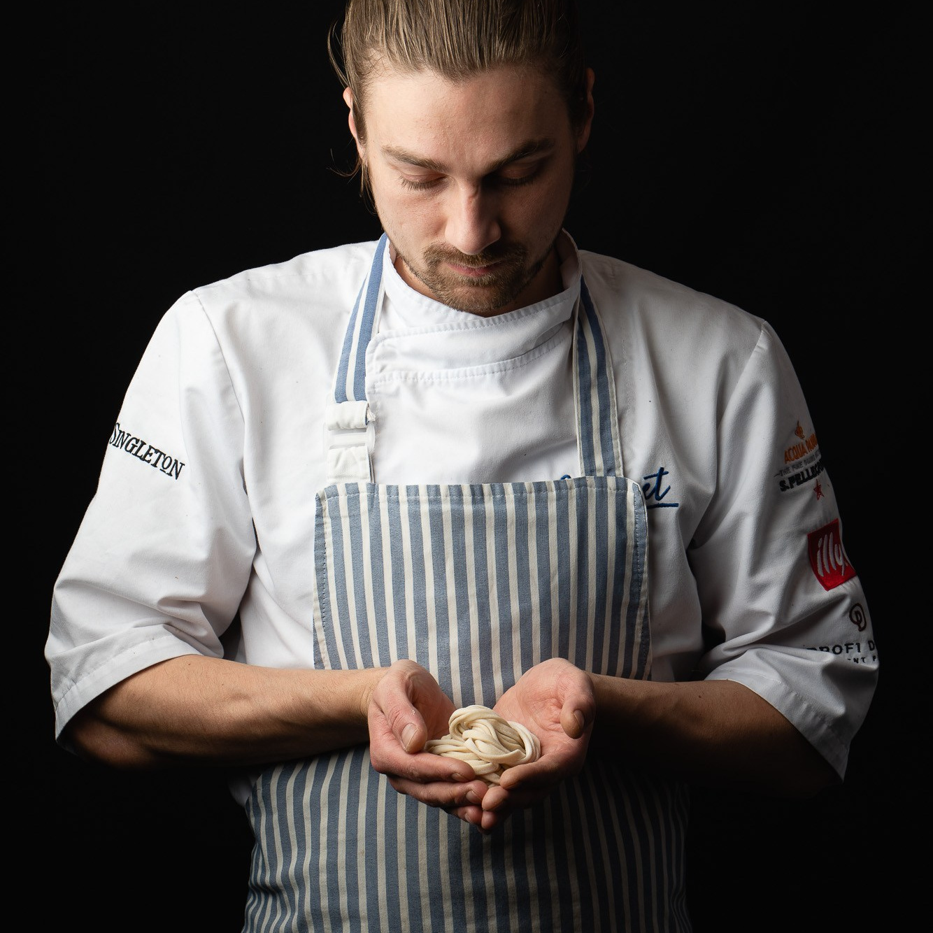 Бизнес‑портрет в Санкт‑Петербурге — студия и офис | Pinpix. Pinpix.pro рекламная и коммерческая фотография, съемки для брендов, Спб, Петербург