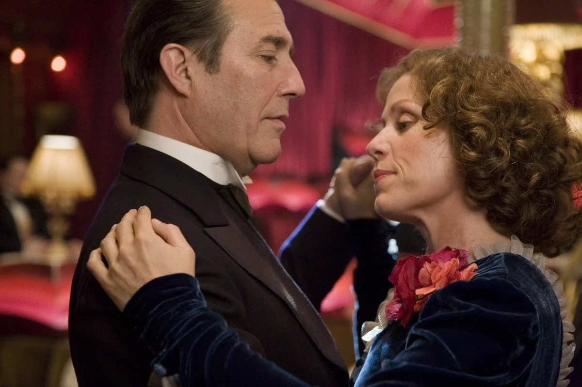 Книжный клуб Вишнёвый пирог. Марковы: фото, видео, кино и книги