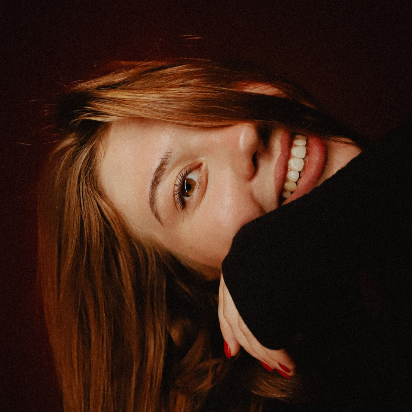 Мои услуги и съёмки: Концерты, Репортажи, Бренды, Пары. Профессиональный фотограф звезд, концертов и спортивных событий