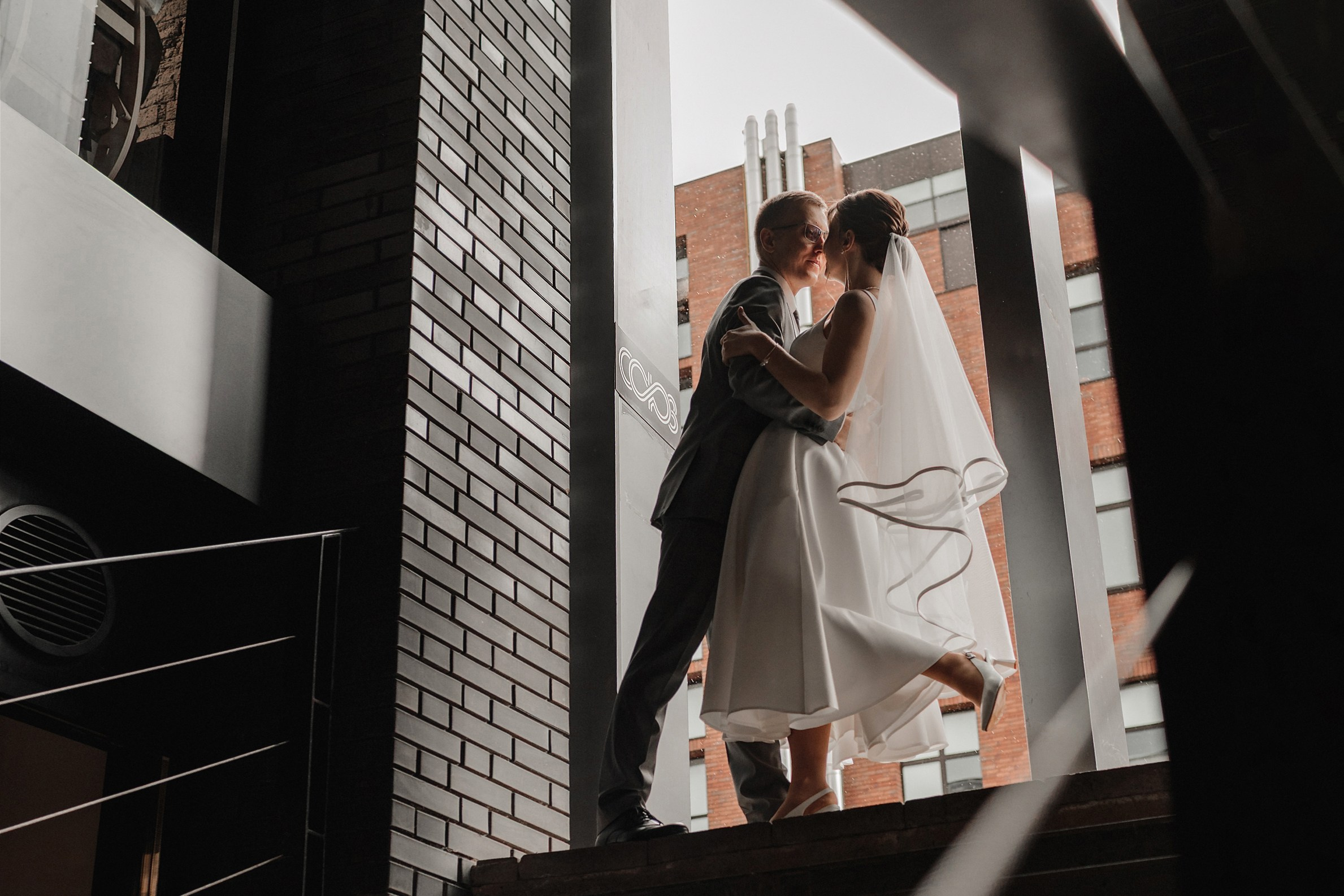 Свадебным парам. Свадебный репортажный семейный фотограф