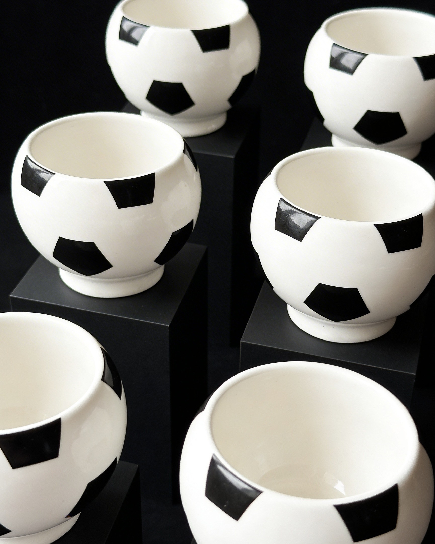 О нас. CERAMTEZ — Высококачественные фарфоровые изделия на футбольную тематику