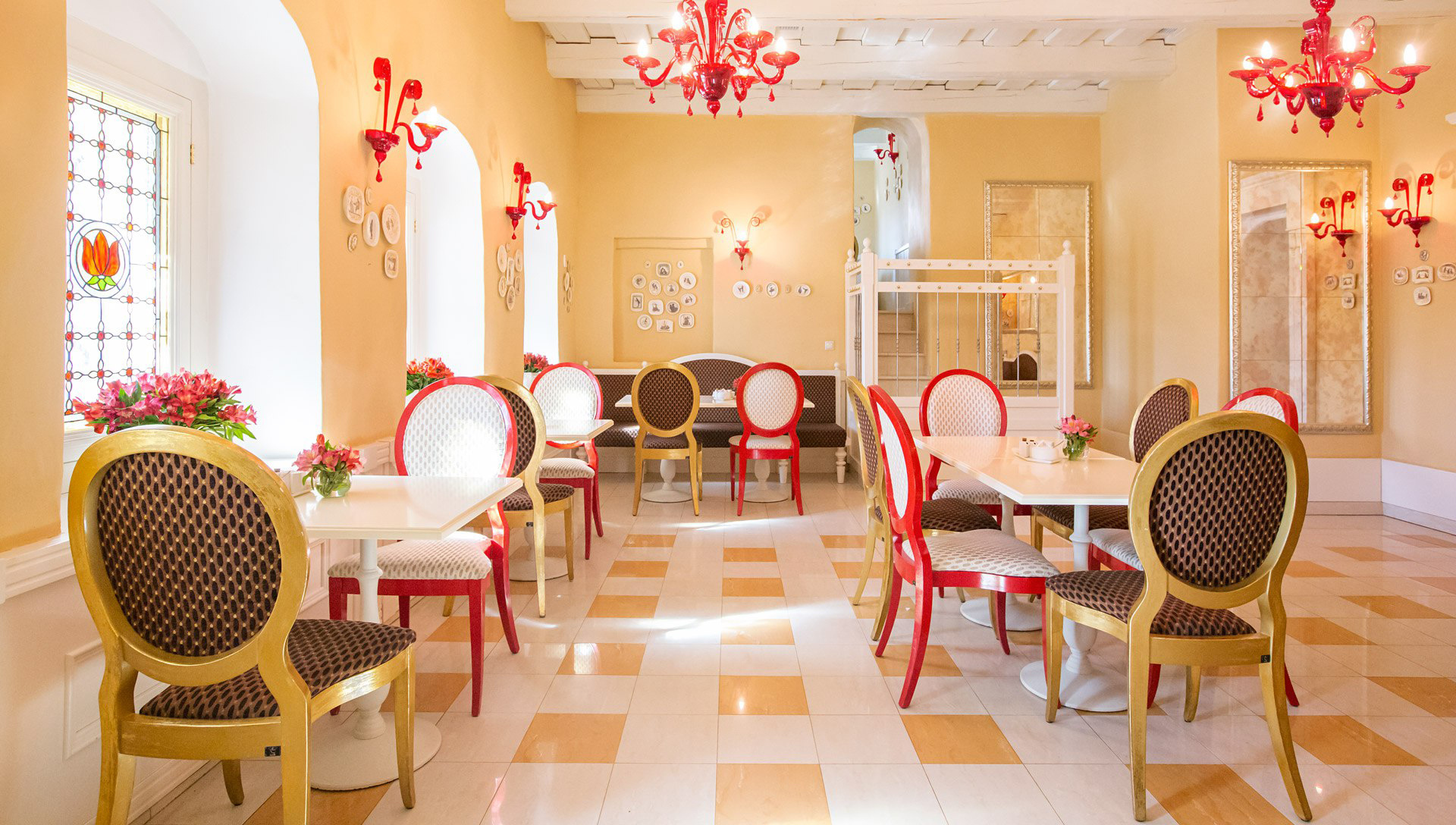 Интерьерная съемка в Пскове для ресторации Кофейные Палаты. Профессиональная фотосъемка | Псков