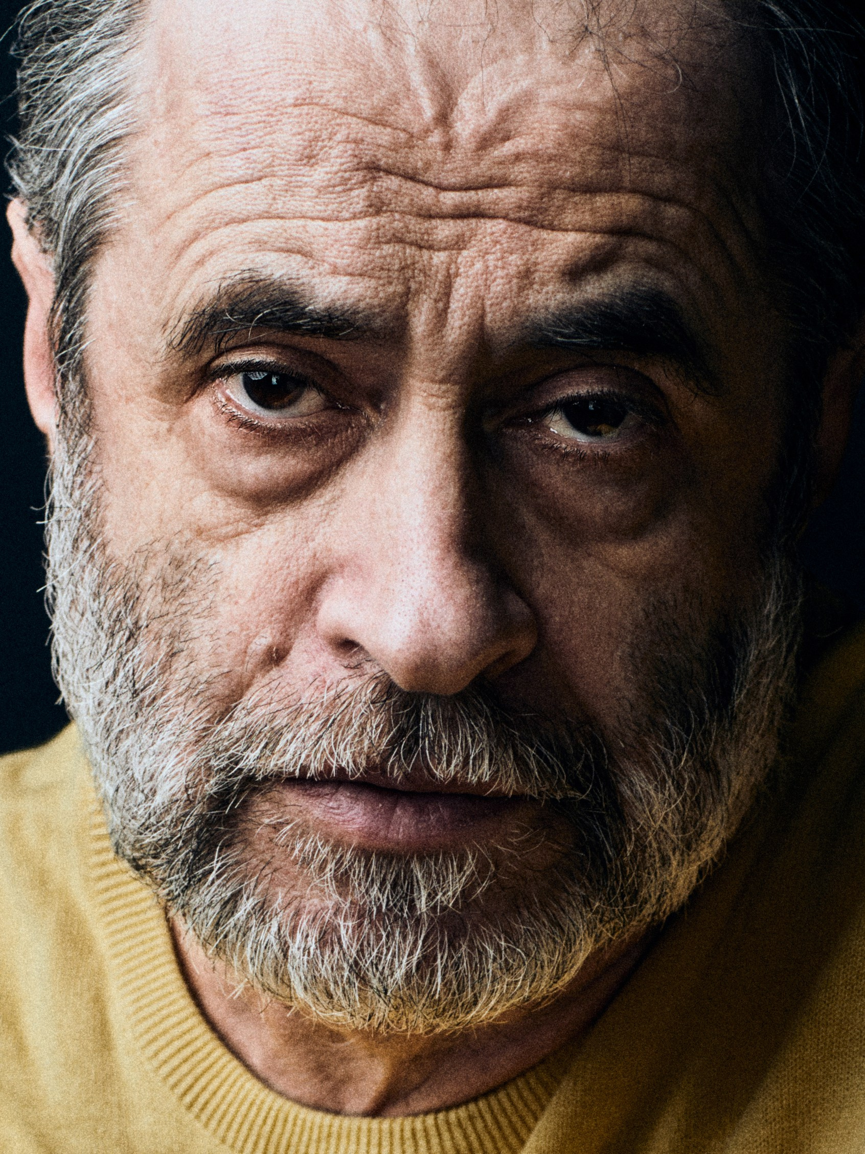 Мужские фотосессии в студии и на улице: художественные, для соцсетей, аватаров, сайтов знакомств. Фотограф Полина Завельская