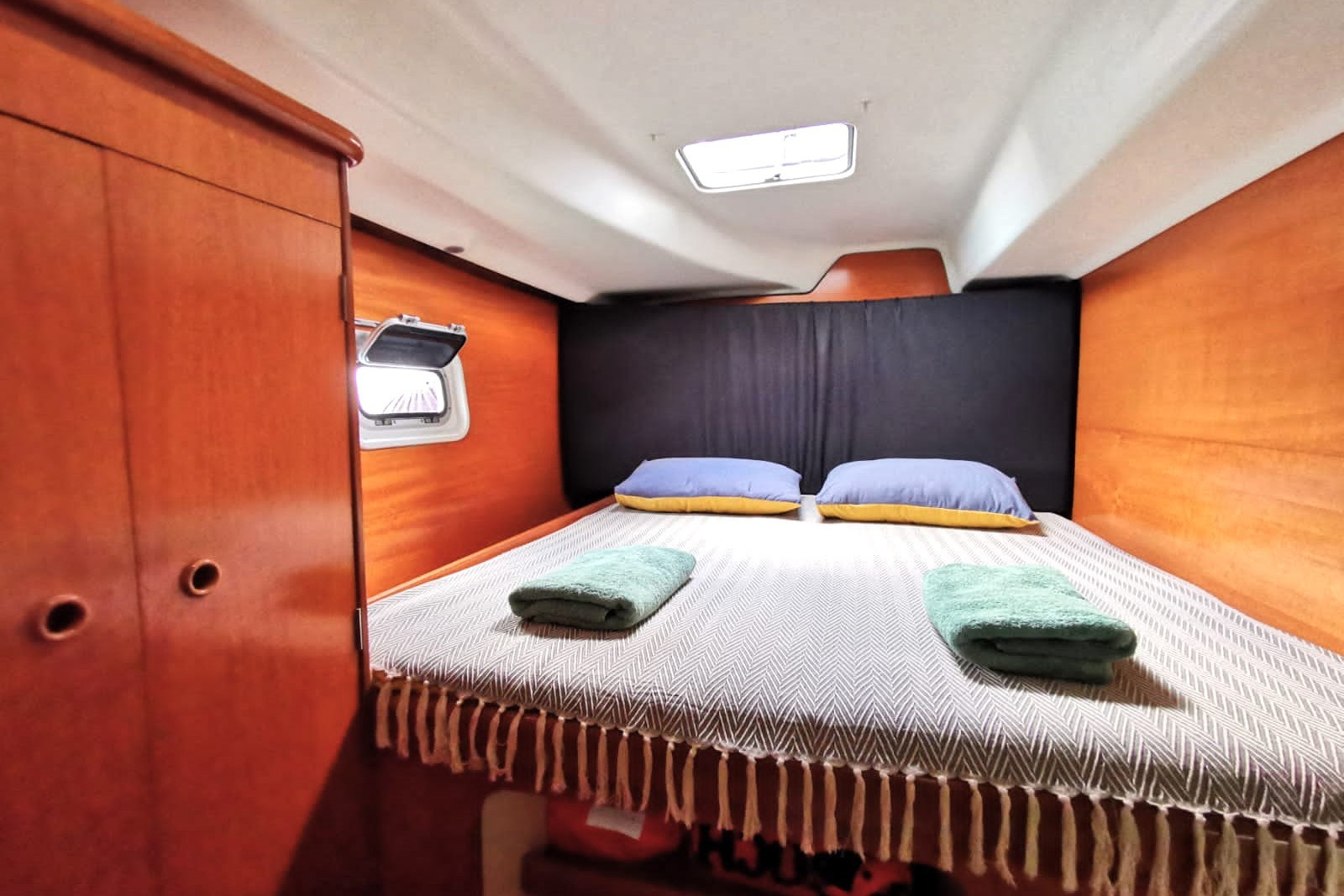 Катамаран Скарлетт о Хара Аренда Яхты в Сочи Яхтанаморе YACHTANAMORE