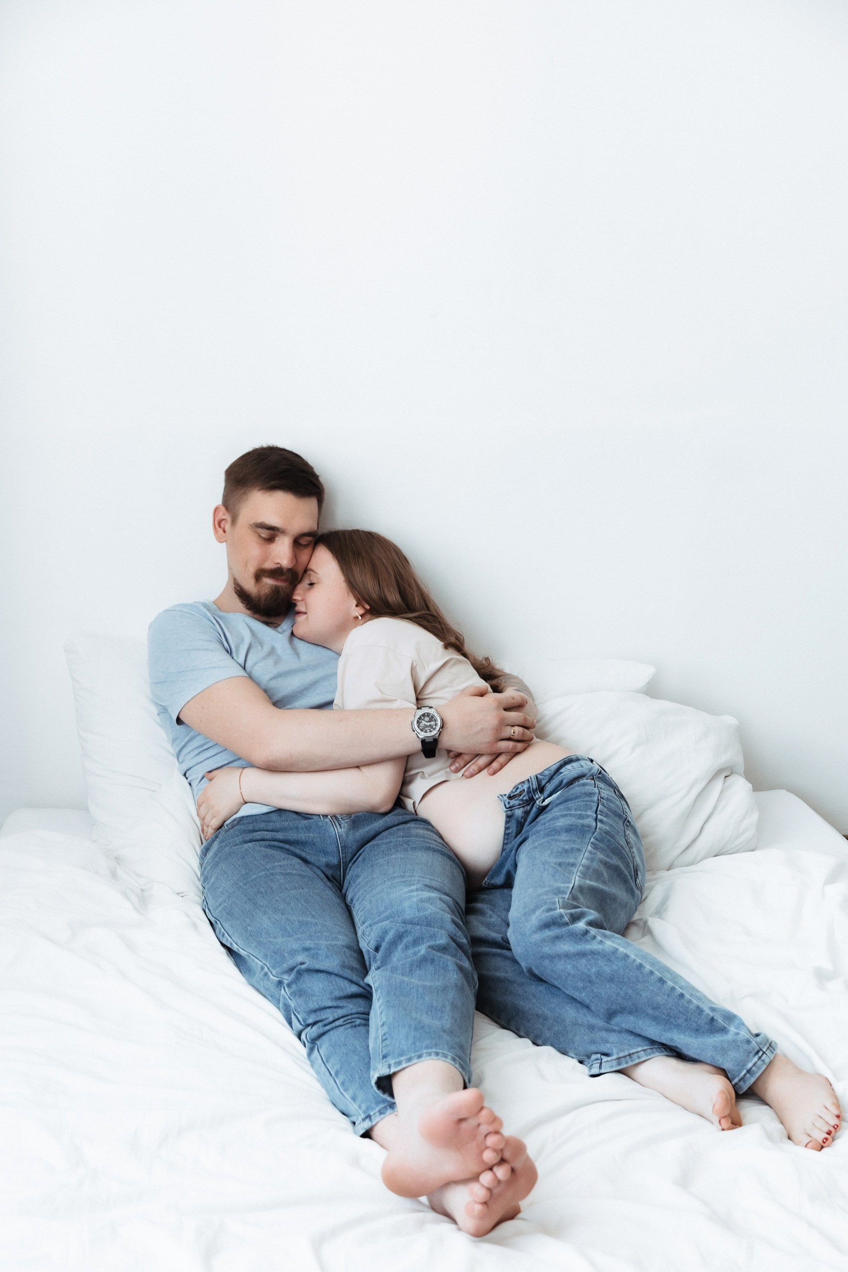 Эстетичные портреты будущих родителей — услуги фотографа в Барнауле