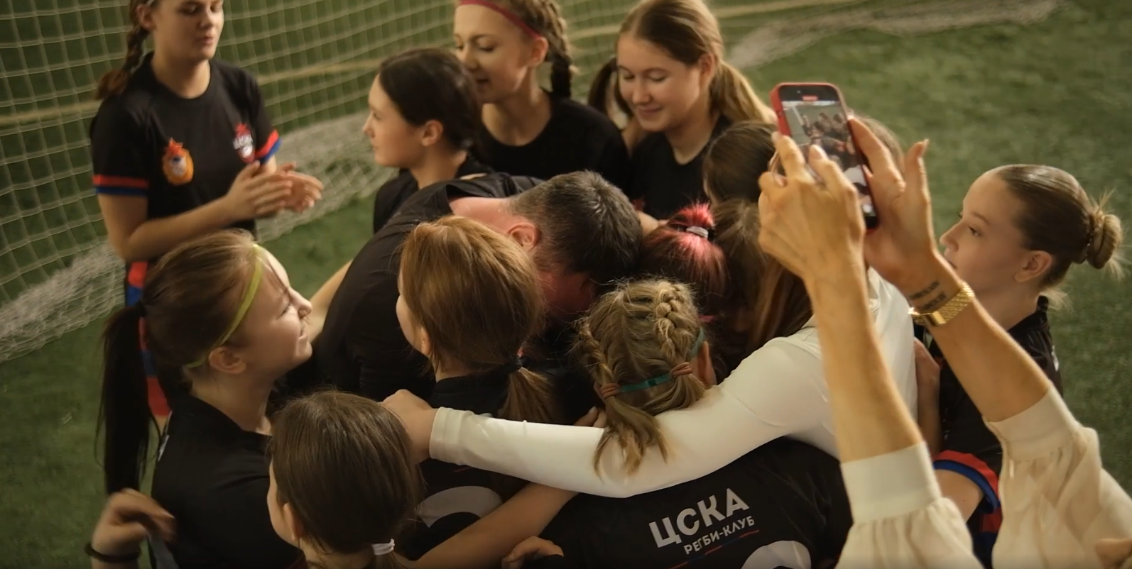 Спорт мотивация. Команда любит своего тренера. Игра на результат