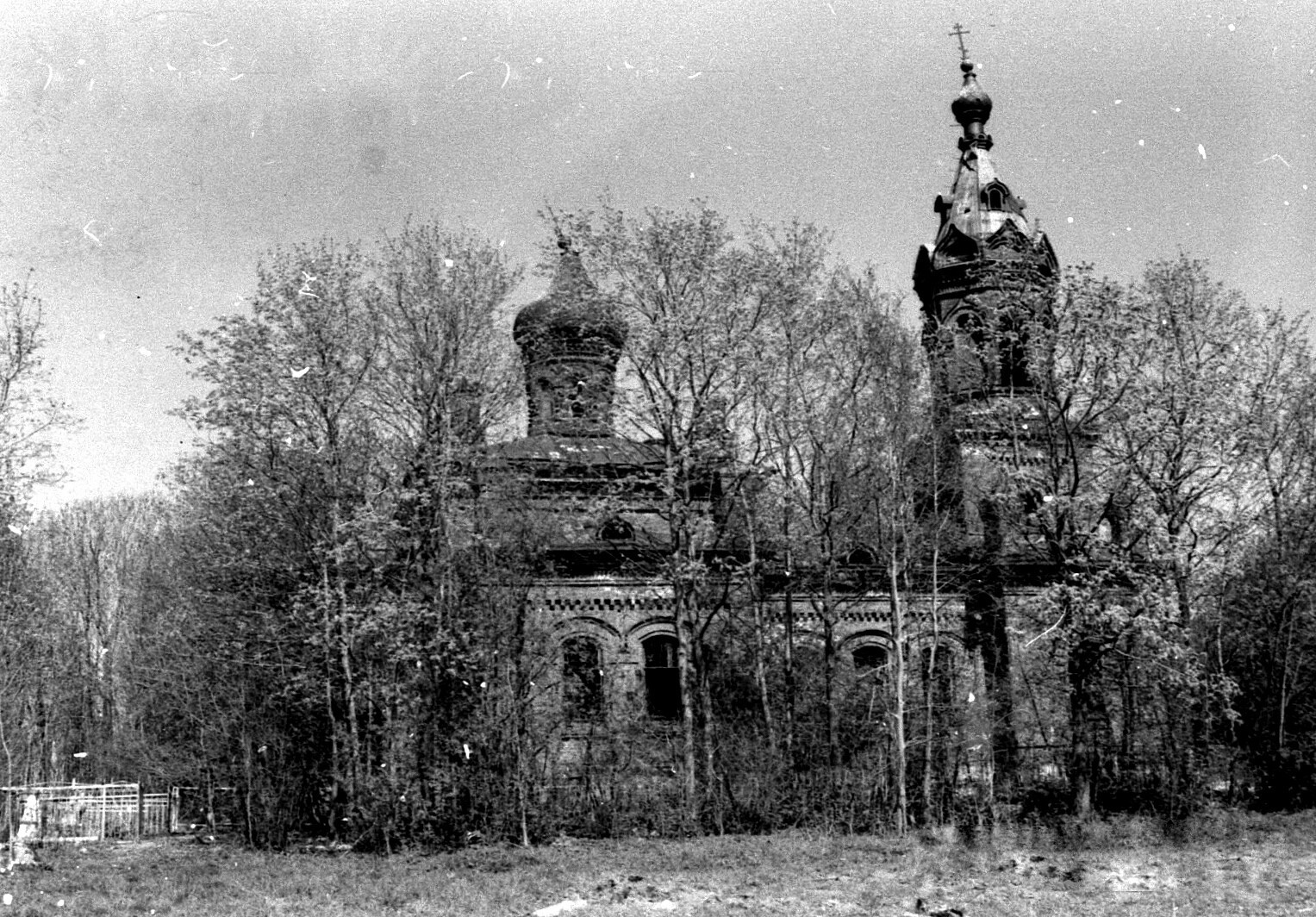 Храм в 1984 г. История Назиевского городского поселения