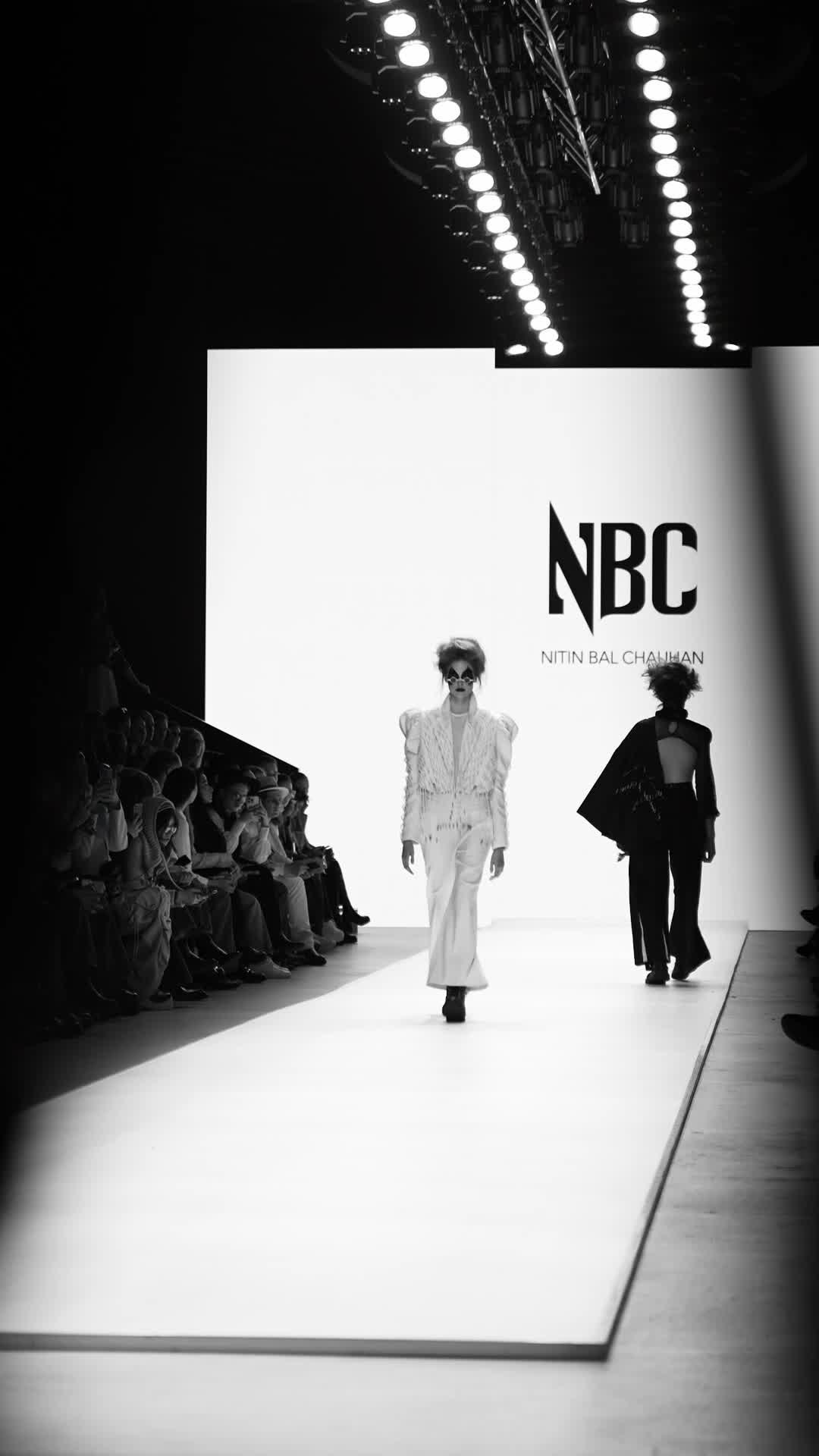 ВИДЕО. Антон Чигляков -   профессиональный фотограф