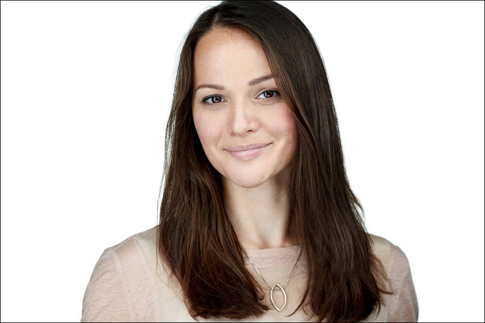 Фотосессия в фотостудии. Для портфолио, для сайтов знакомств, для соцсетей, деловой портрет. Видеосъемка и фотосъемка свадеб. Фотограф и оператор на свадьбу. Видеосъемка подкастов, собственная видео-фотостудии. Предметная фотосъемка