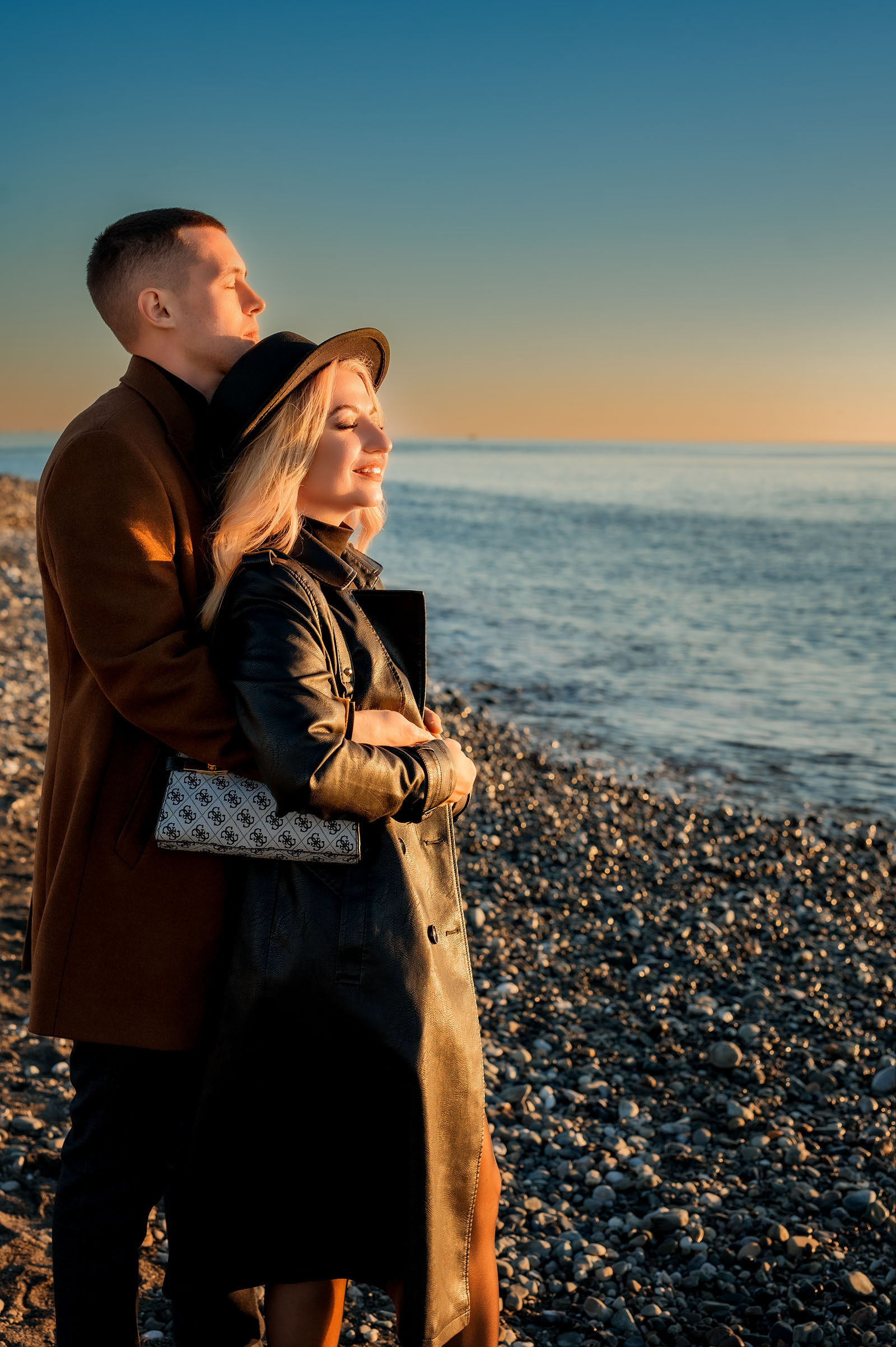 Лавстори на пляже Мандарин в Адлере