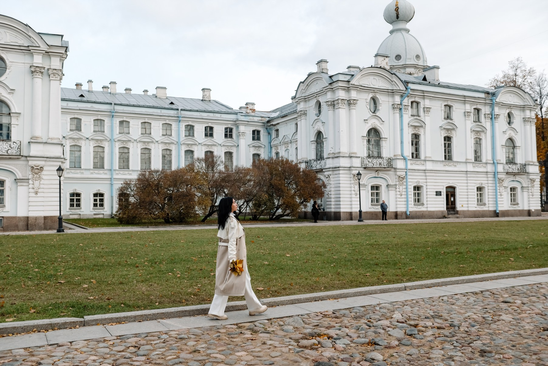 Женская осенняя фотосессия в&nbsp;Смольном парке