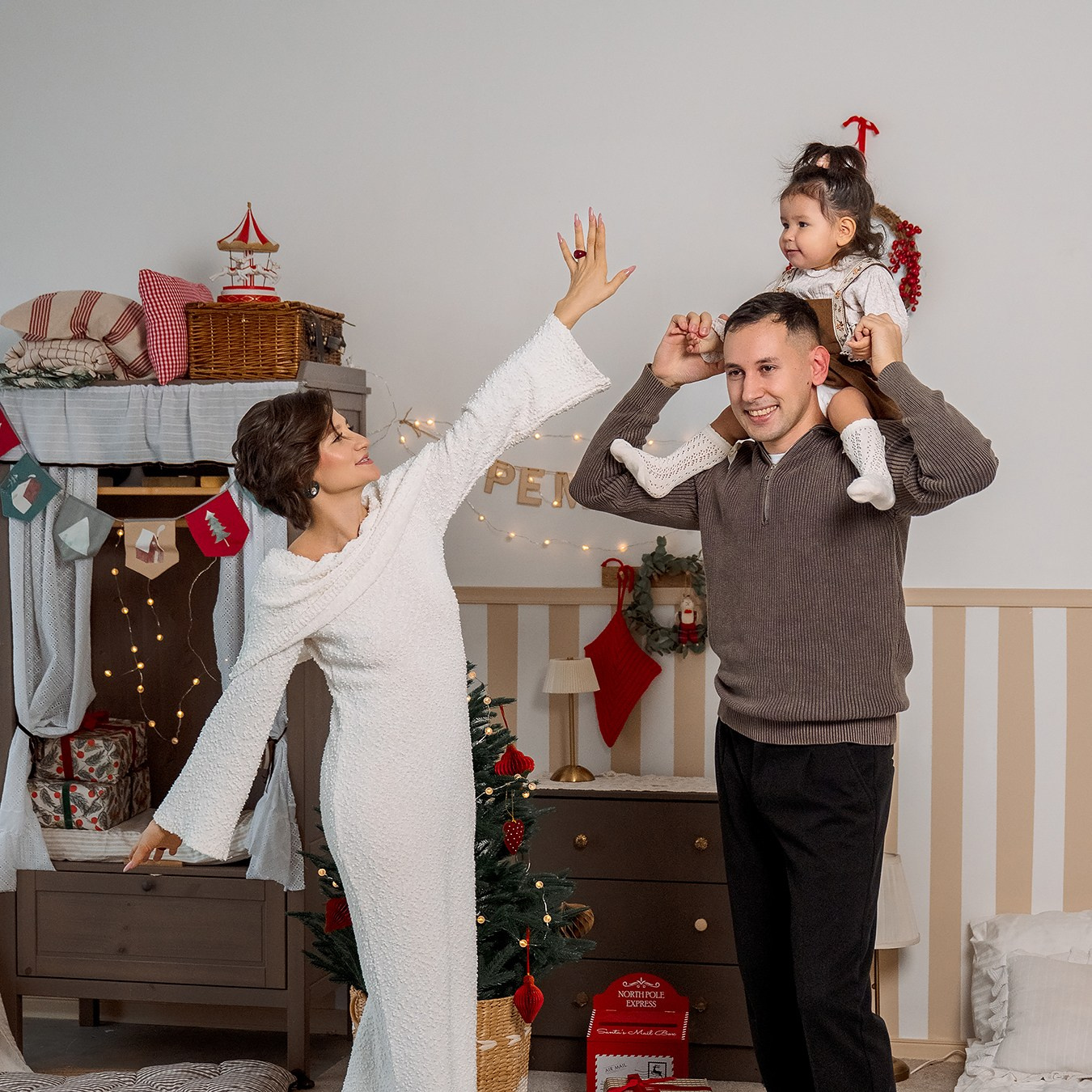 Семейная новогодняя фотосессия в студии Туймазы